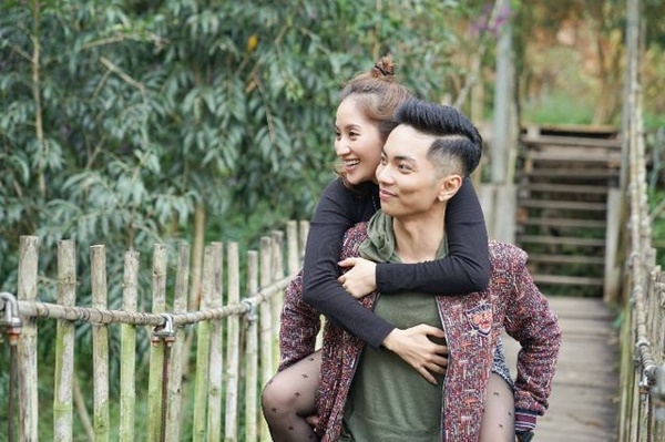 Muôn sắc thái mỹ nhân Việt được nửa kia cõng
