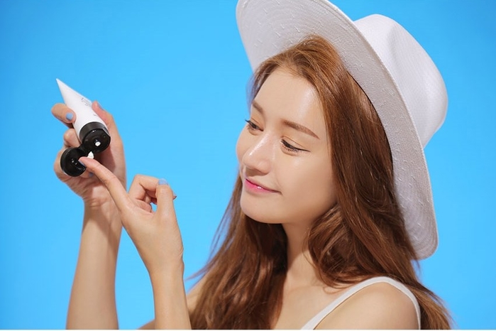 Muốn tránh da nổi mụn do trời nóng ẩm kéo dài, bạn cần lưu ý 3 điều