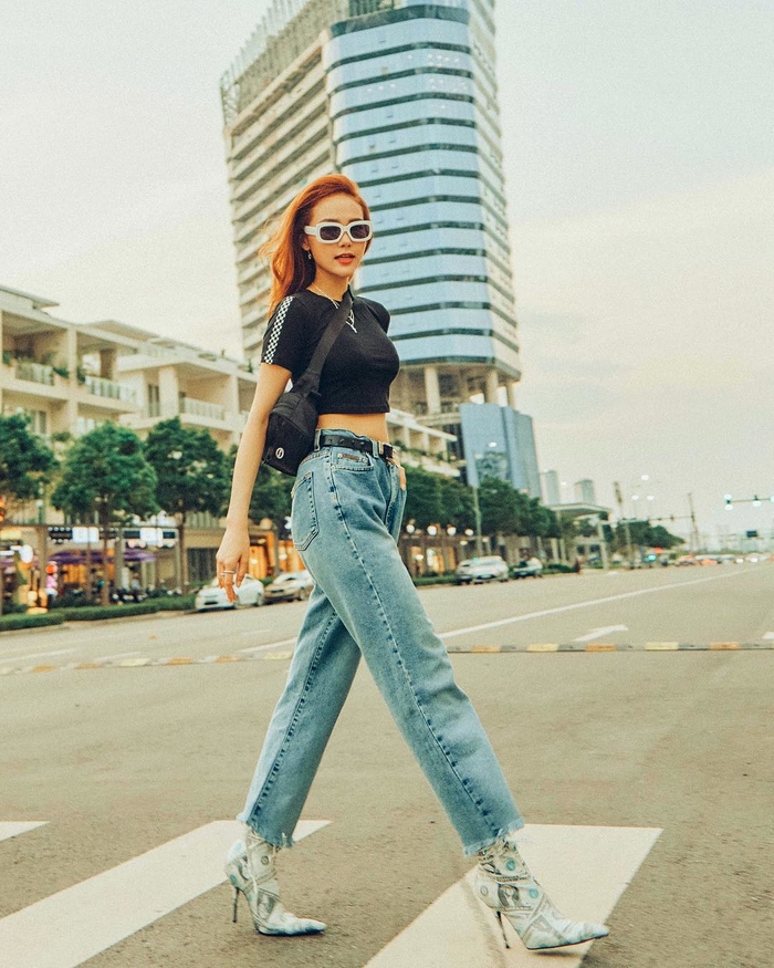 Mỹ nhân Việt ngoài đời diện toàn hàng hiệu, lên phim lại tàn hết chỗ