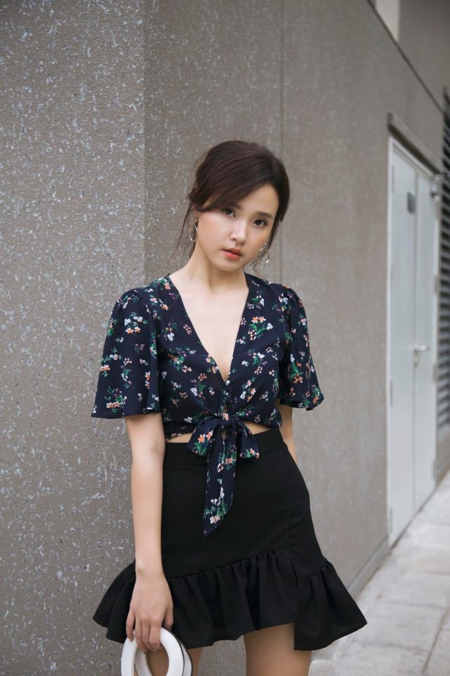 Mỹ nhân Việt ngoài đời diện toàn hàng hiệu, lên phim lại tàn hết chỗ