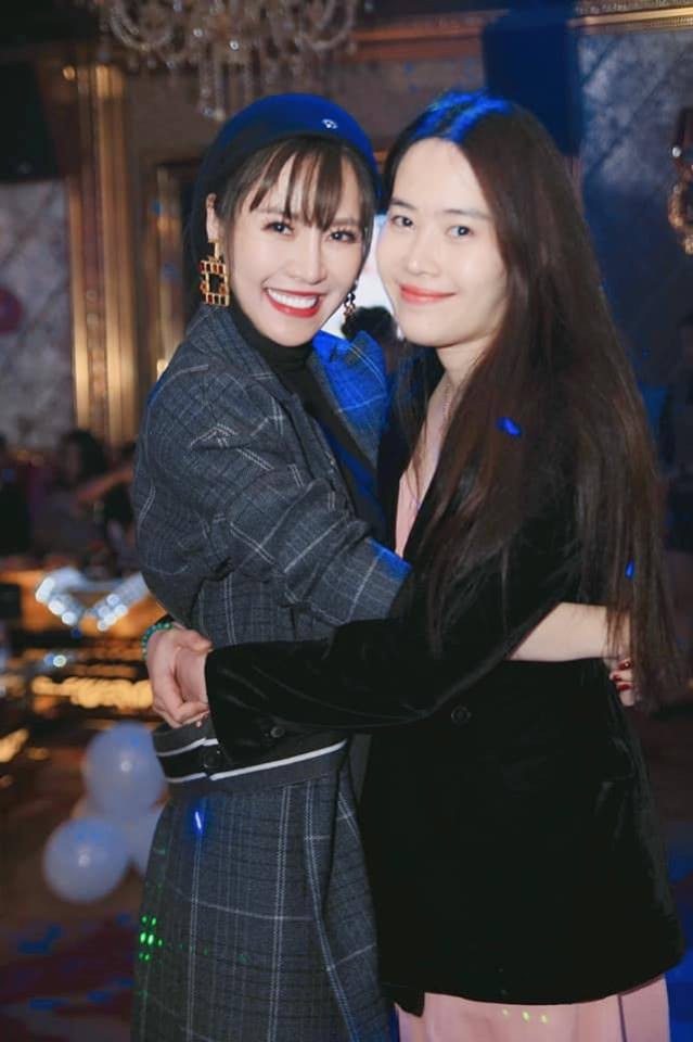 Nam Em tăng cân mất kiểm soát, Hồ Quang Hiếu chụp ảnh giúp Bảo Anh