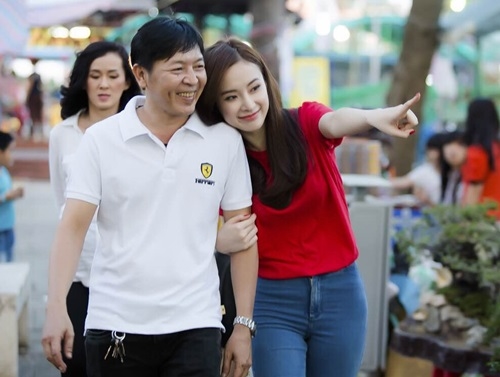 Chang kem canh con cai, ba me cac ngoi sao Vbiz cung co ngoai hinh hon nguoi