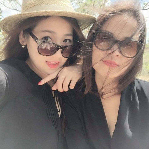 Chang kem canh con cai, ba me cac ngoi sao Vbiz cung co ngoai hinh hon nguoi