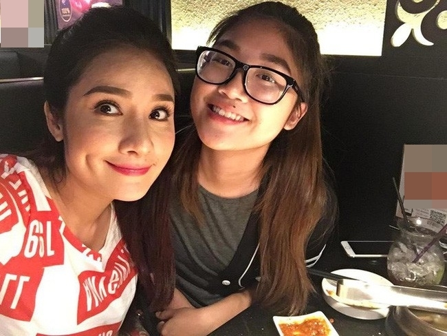 Những bà mẹ giấu con giỏi nhất showbiz Việt