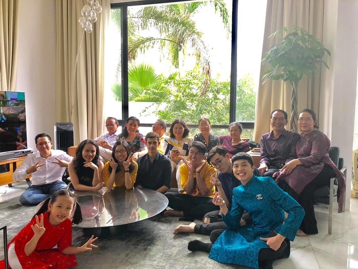Những bức ảnh sum họp gia đình gây sốt của sao Việt dịp Tết Kỷ Hợi