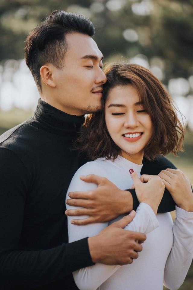 Những cặp vợ chồng son của showbiz Việt cùng đón Valentine đầu tiên