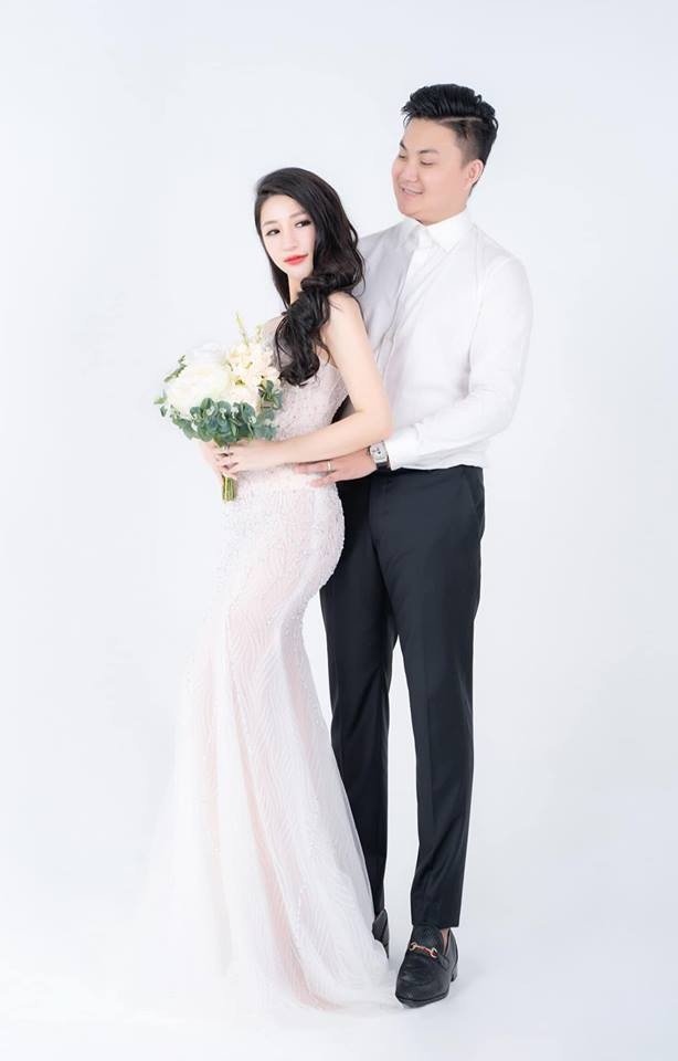 Những cặp vợ chồng son của showbiz Việt cùng đón Valentine đầu tiên