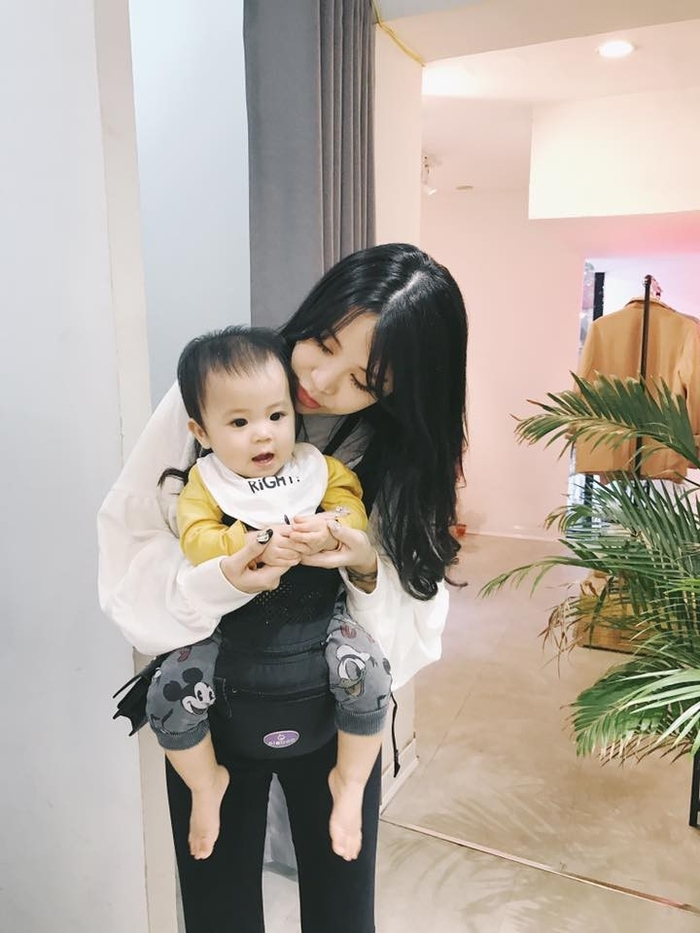 Những hotgirl xinh đẹp ngày nào hoá hotmom chăm con ngoan nức tiếng