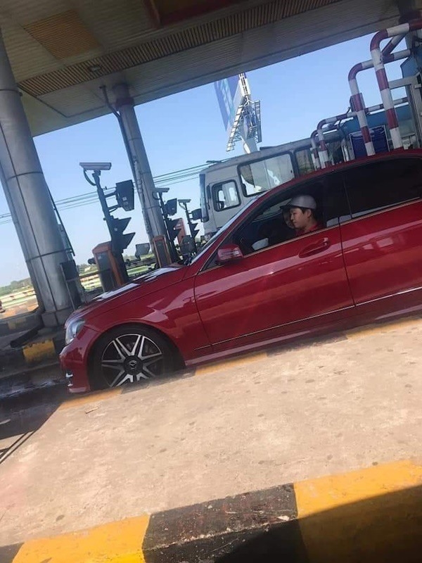 Những lần sao nam Việt khó chịu ra mặt khi người bạn đời bị làm phiền