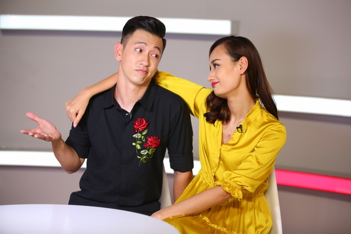 Những lần sao nam Việt khó chịu ra mặt khi người bạn đời bị làm phiền