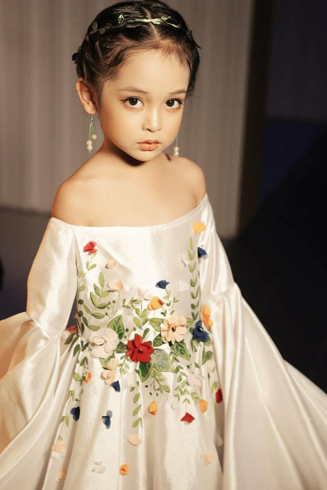 Những “tiểu mỹ nhân” được khuyên thi Hoa hậu khi đủ tuổi
