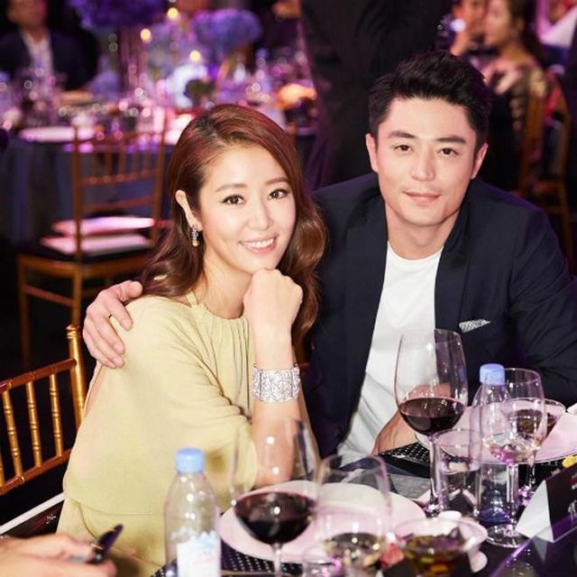 Loạt tin đồn trên trời rớt xuống với những cặp đôi thế kỷ của showbiz