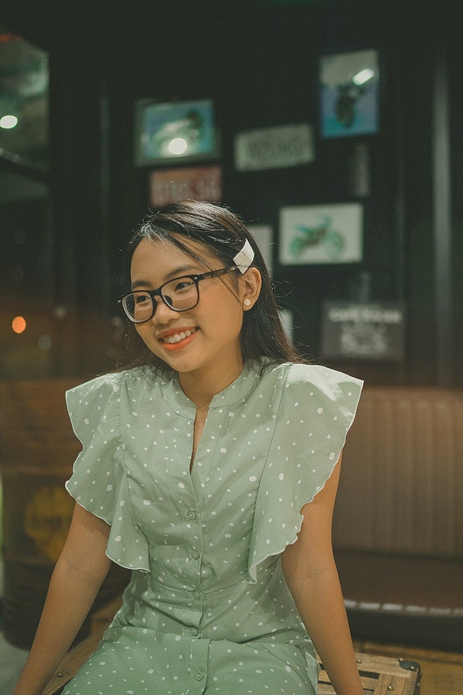 Phương Mỹ Chi “lột xác: cô bé nghèo khó thành ca sĩ nhí sành điệu