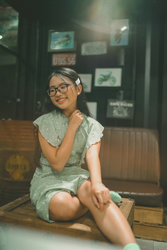 Phương Mỹ Chi “lột xác: cô bé nghèo khó thành ca sĩ nhí sành điệu