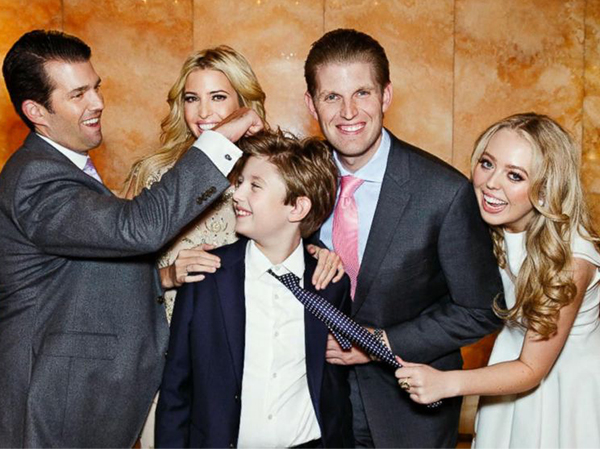 Các cậu ấm cô chiêu nhà Trump cũng từng cắt cỏ nhặt gạch kiếm tiền