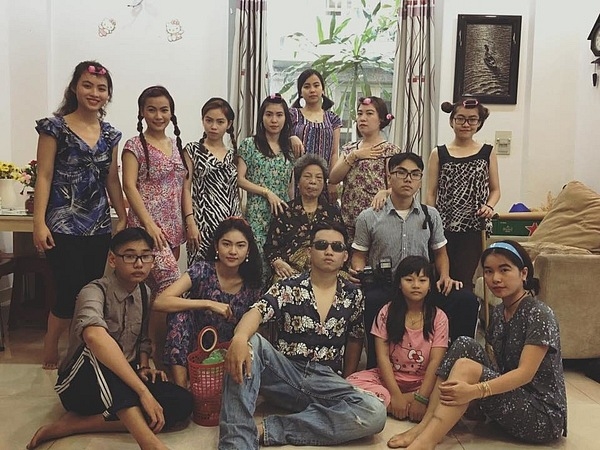 Muon kieu chup anh Tet cua sao Viet: Nguoi dan dau xu huong, nguoi vua chat vua lay
