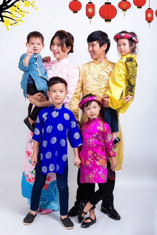 Muon kieu chup anh Tet cua sao Viet: Nguoi dan dau xu huong, nguoi vua chat vua lay