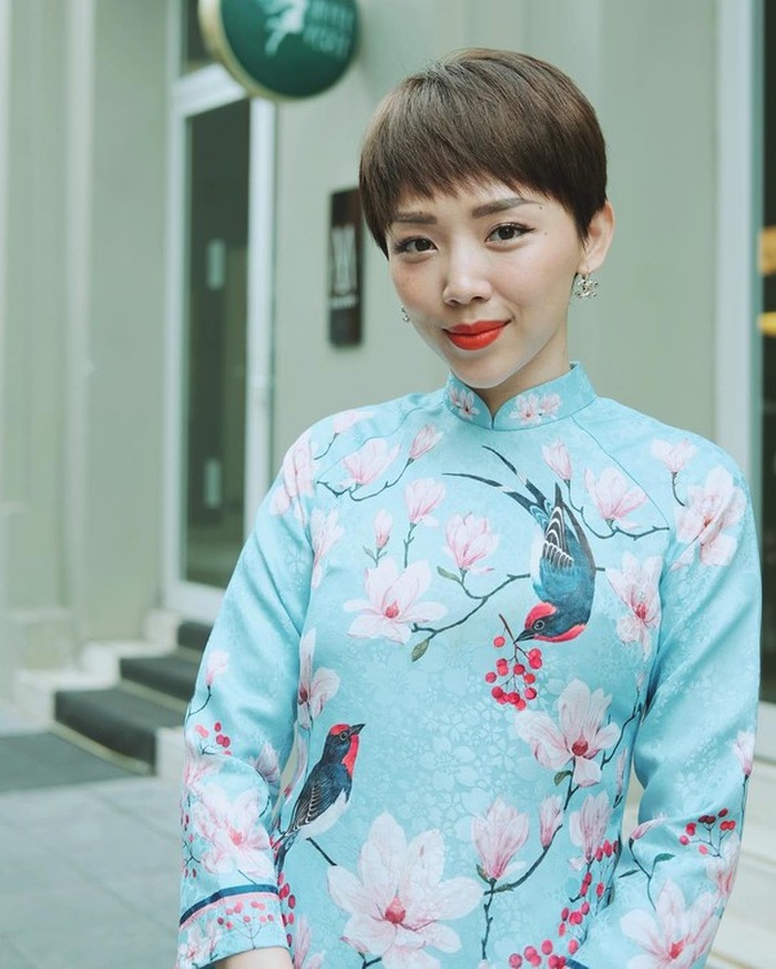 Sao Việt đón Tết Kỷ Hợi 2019: người diện áo dài với tông lào