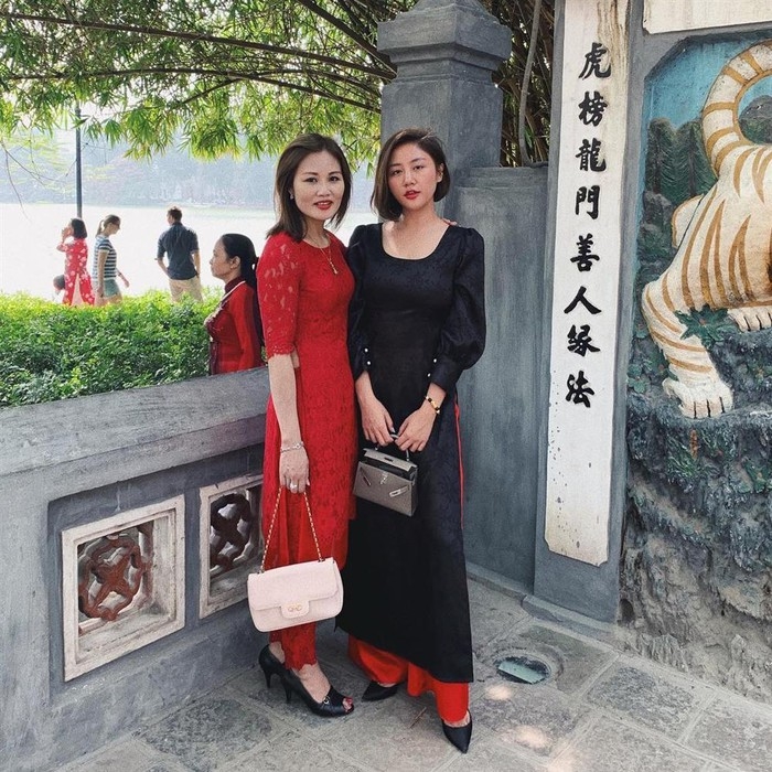 Sao Việt đón Tết Kỷ Hợi 2019: người diện áo dài với tông lào