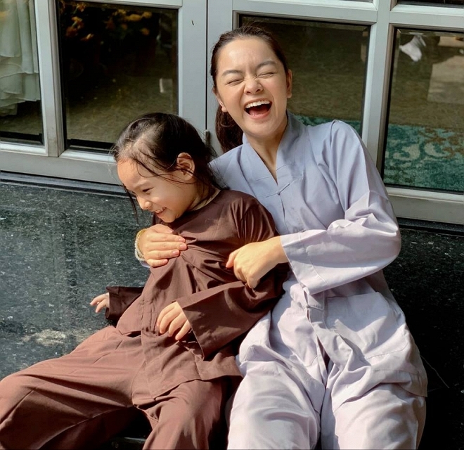 Sao Việt qua 1 mùa Valentine: Người hạnh phúc, người đường ai nấy đi