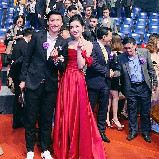 Sao Việt tuần qua: H'Hen Niê, Thư Dung, Huyền My...