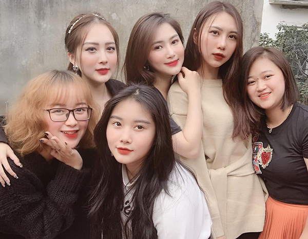 Sao Việt tuần qua: Lâm Khánh Chi, Tóc Tiên, Hari Won...