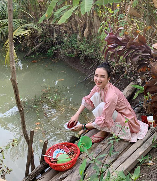 Sao Việt tuần qua: Lâm Khánh Chi, Tóc Tiên, Hari Won...