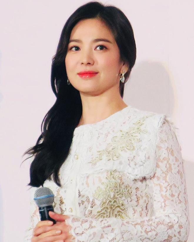 Song Hye Kyo thật sự bị tổn thương trước tin đồn ly hôn