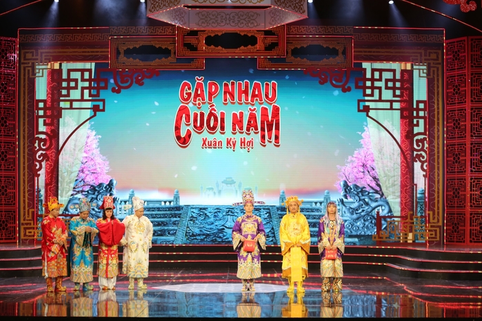 Táo Quân 2019: Áo Ngọc Hoàng, giày Bắc Đẩu gây sốt diện rộng
