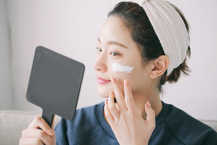 Tết bận rộn da vẫn đẹp sáng mịn với 5 bước xông mặt đơn giản sau