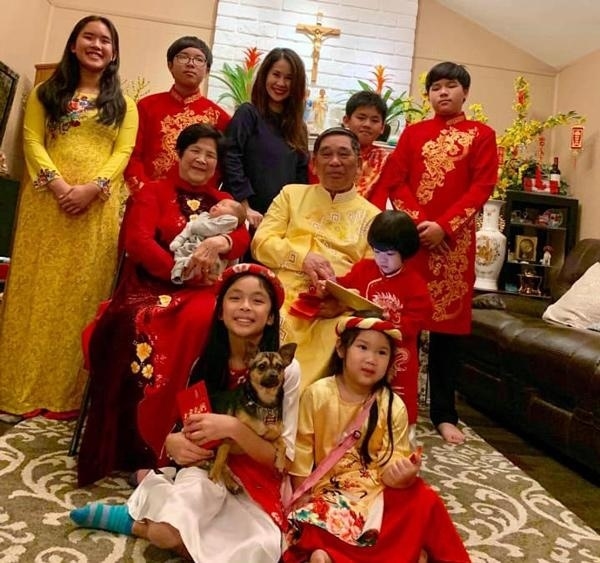 Tết Kỷ Hợi 2019 những gia đình sao Vbiz nào may mắn đón heo vàng chà
