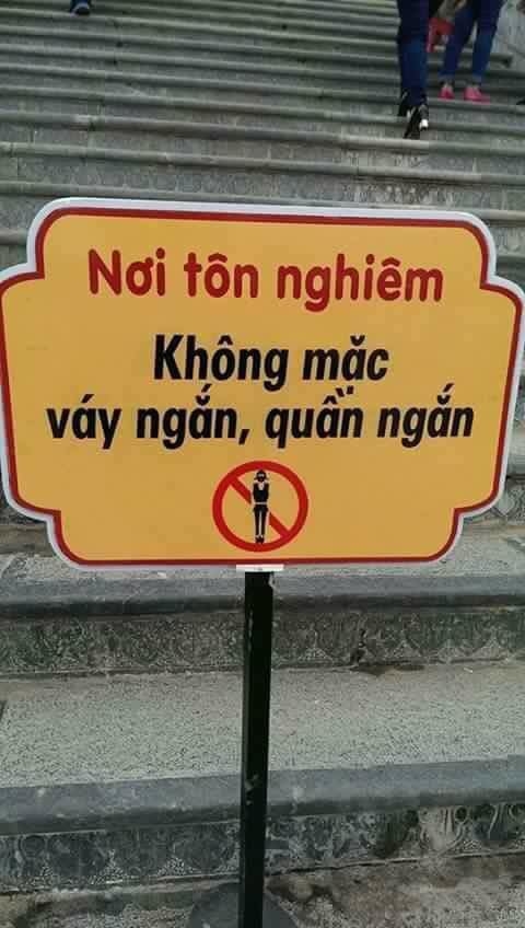 Thời trang đi chùa gây tranh cãi ngày đầu năm của thiếu nữ Việt