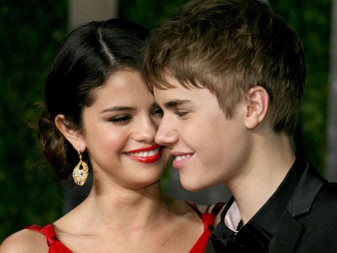 Tình trường dài dằng dặc của Selena Gomez và Zac Efron