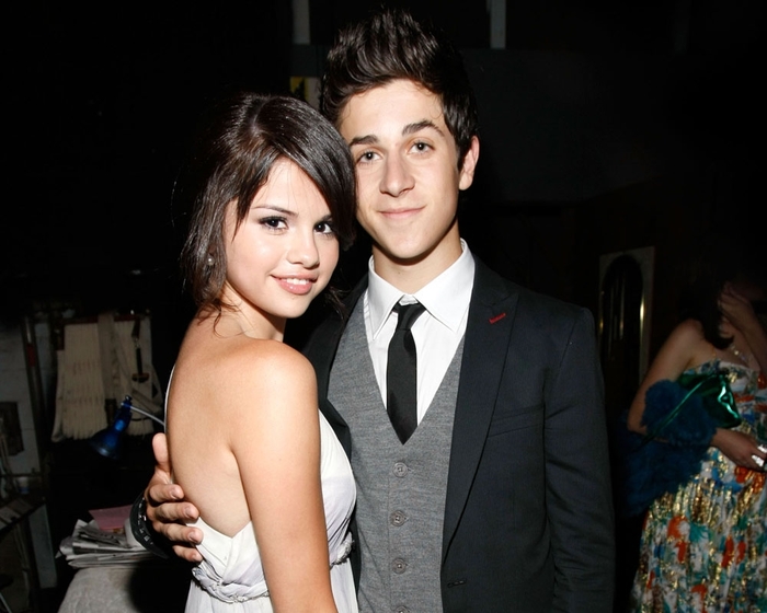 Tình trường dài dằng dặc của Selena Gomez và Zac Efron