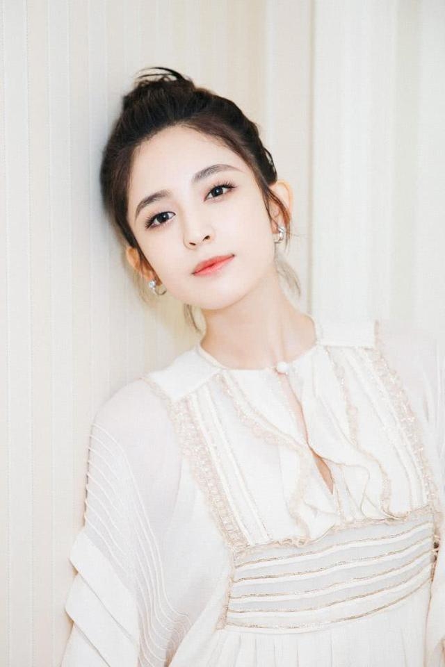 Top 5 sao nữ xinh đẹp nhất do phái mạnh xứ Trung bình chọn