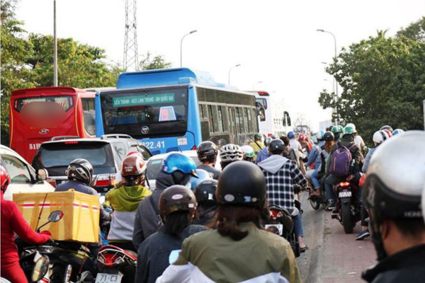 Gian nan hành trình về quê ăn Tết