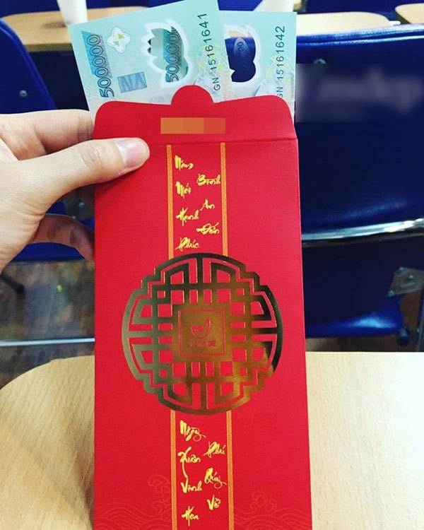 Tung chieu li xi doc, sep nha nguoi ta don tim nhan vien the nay day