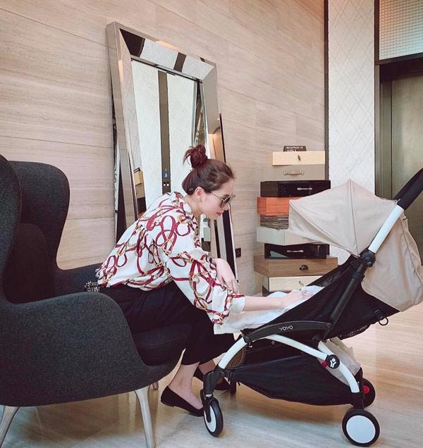 Khi thần tiên tỉ tỉ làm mẹ bỉm sữa: luôn đầu bù tóc rối