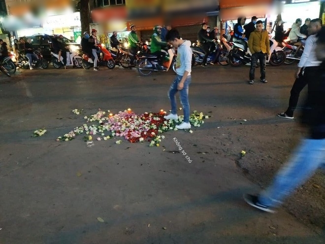Tỏ tình thất bại, chàng trai lớn giọng: Em nghĩ trốn được anh á?