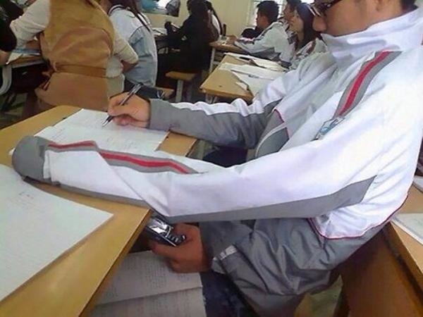 Một bầu trời thanh xuân ùa về qua loạt ảnh học đường hài hước