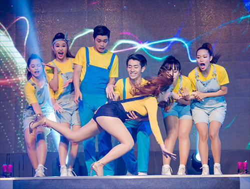 1001 kiểu sự cố sân khấu sao Việt “muối mặt” khi gặp phải