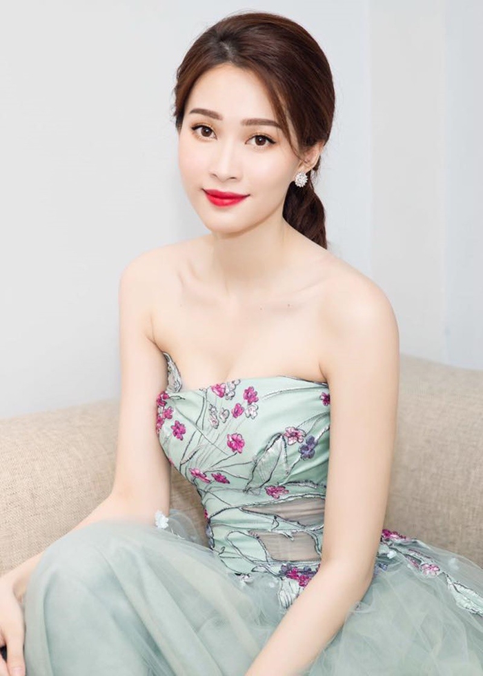 2 mỹ nhân Vbiz lọt Top 100 gương mặt đẹp nhất Châu Á