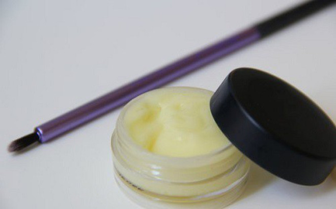 Tuyệt chiêu tạo cong mi với công thức tự nhiên tại nhà