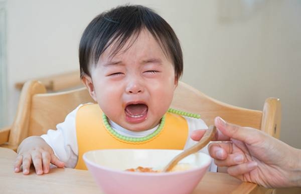 Nắng nóng oi bức khiến trẻ dễ bị bệnh, bác sĩ mách ngay cách đề phòng