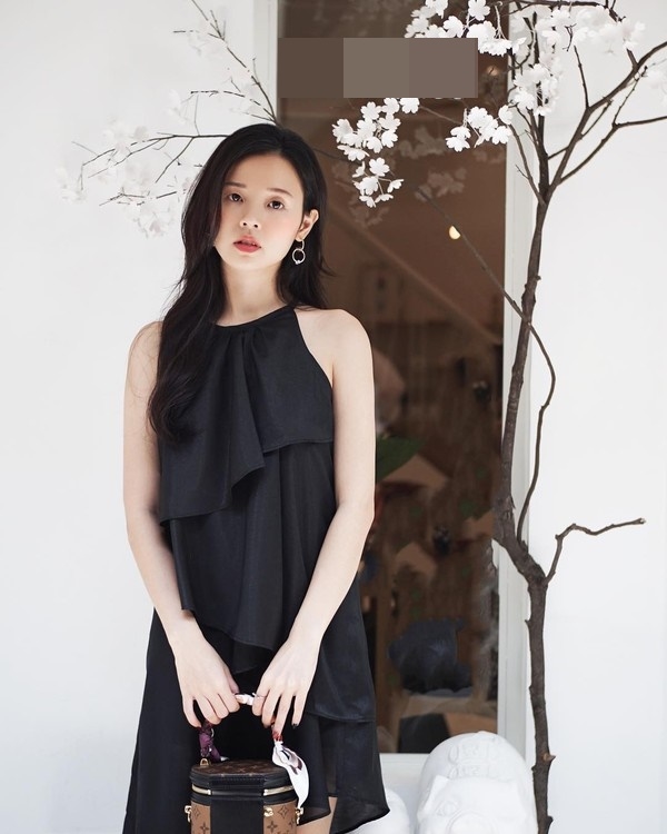 Thời trang thảm đỏ lên ngôi với loạt chân dài đình đám