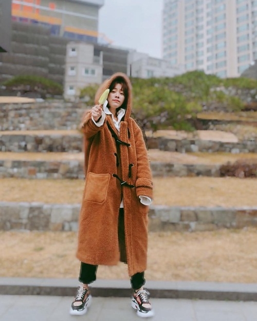 Ảnh hot sao Hàn: Nancy lộ ngực sexy, NU'EST comeback đủ 5 người