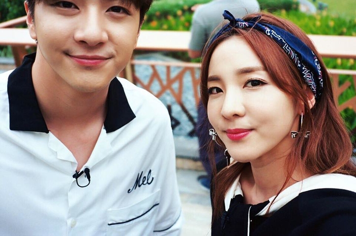 Anh chị em ruột xinh đẹp không kém cạnh của idol Kpop