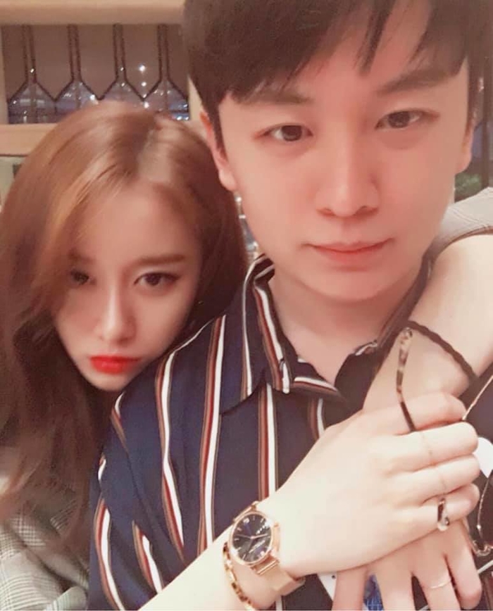 Anh chị em ruột xinh đẹp không kém cạnh của idol Kpop