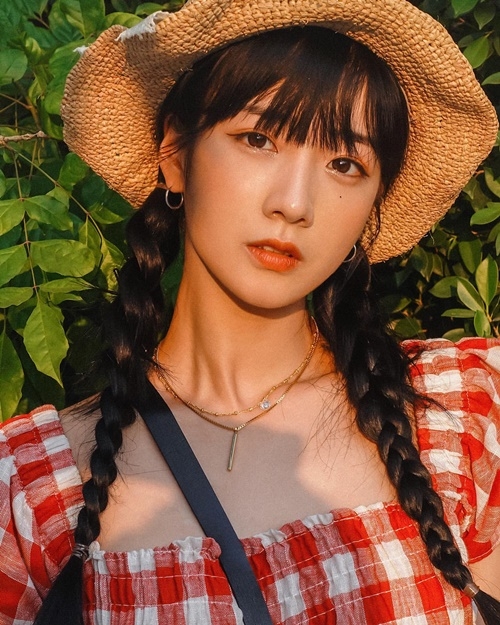 Ảnh hot sao Hàn: BTS thăm TXT, Somi và Ong Seong Woo kết đôi