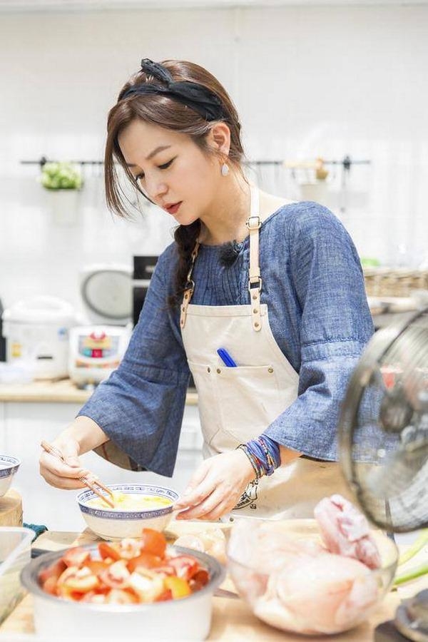Bí quyết giúp Triệu Vy tự tin khoe nhan sắc trẻ đẹp như tuổi 20